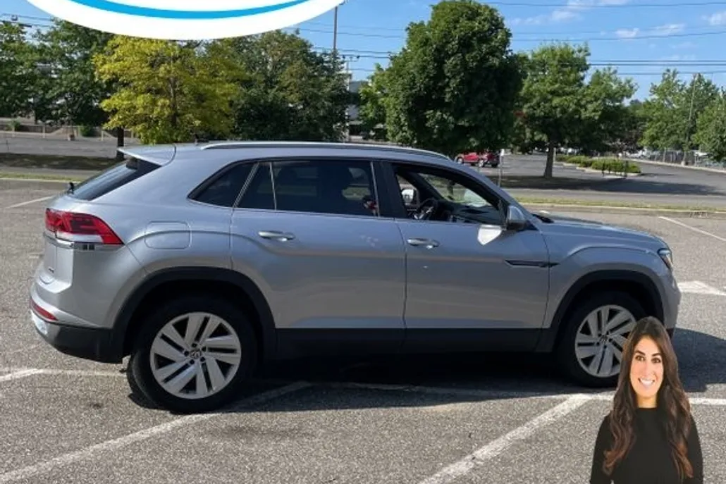 2022 Volkswagen Atlas Cross Sport V6 SE Technology photo 1