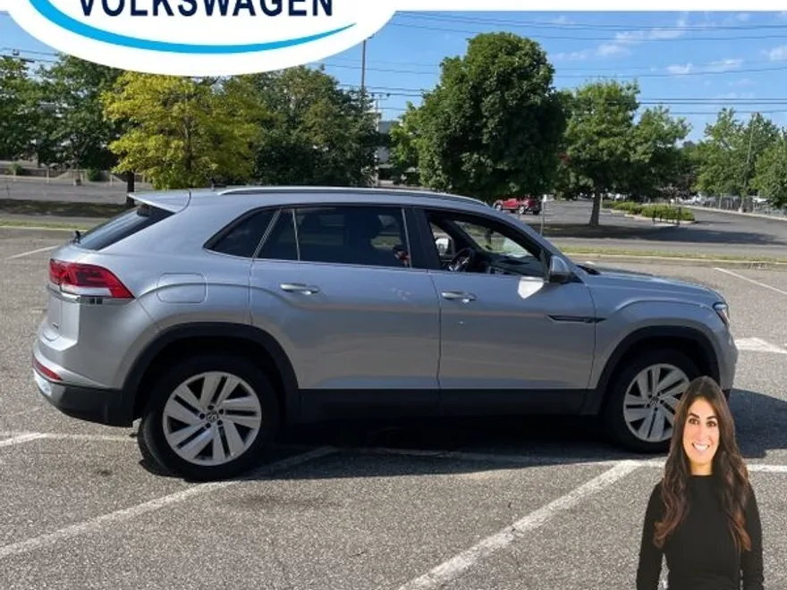 2022 Volkswagen Atlas Cross Sport V6 SE Technology photo 1