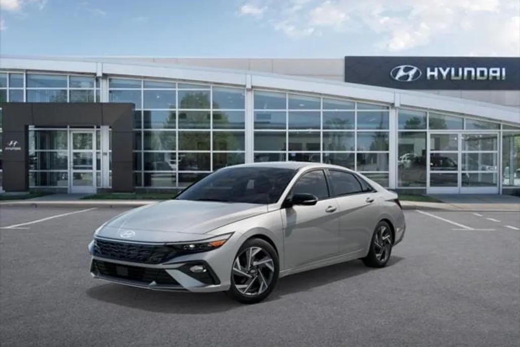2025 Hyundai Elantra Hybrid photo 1