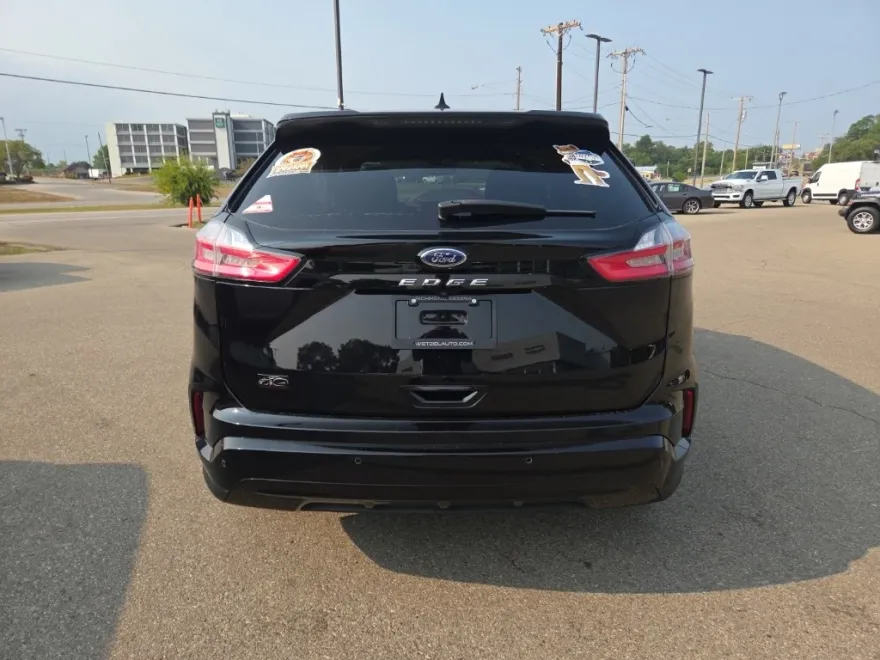 2022 Ford Edge ST photo 1