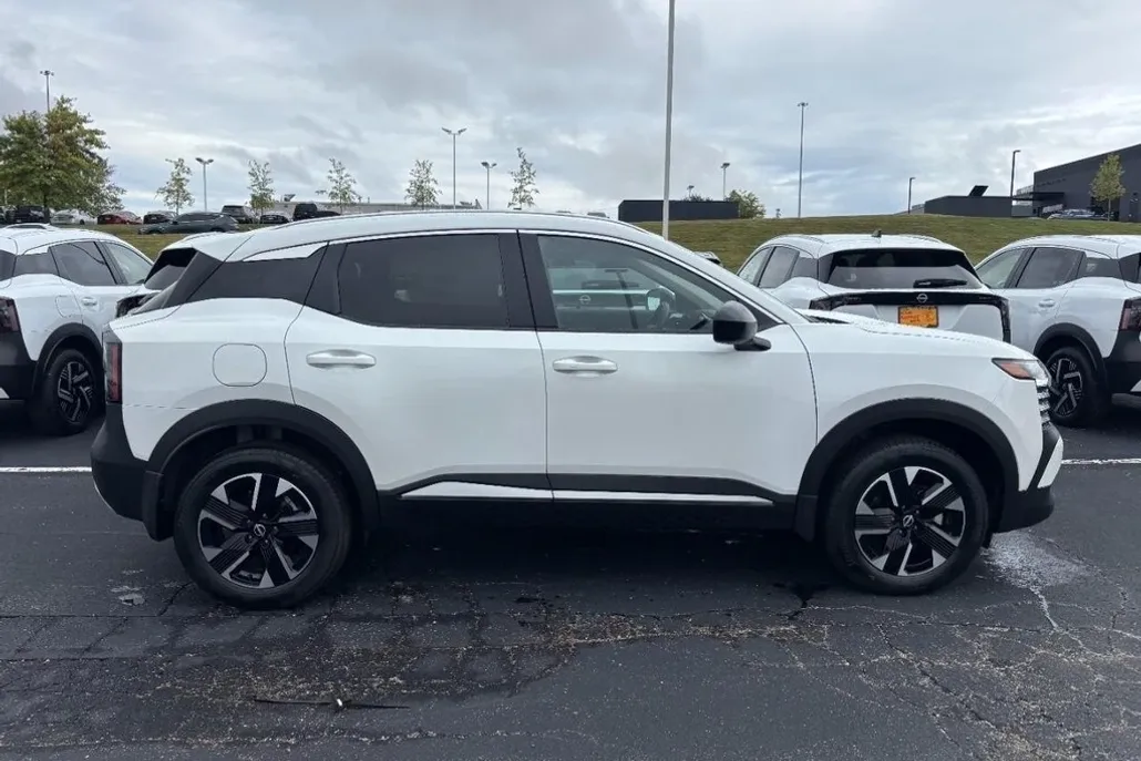 2026 Nissan Kicks SV photo 1