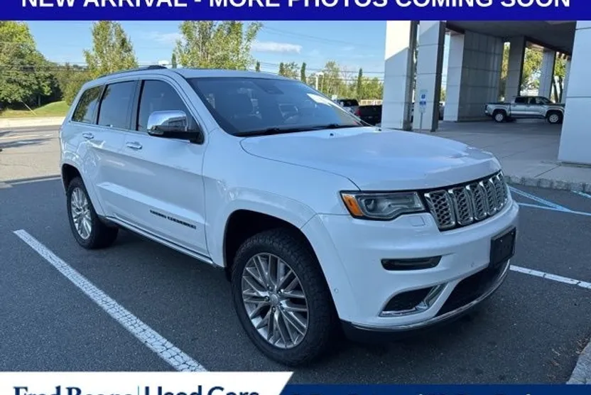 2017 Jeep Grand Cherokee Summit photo 1