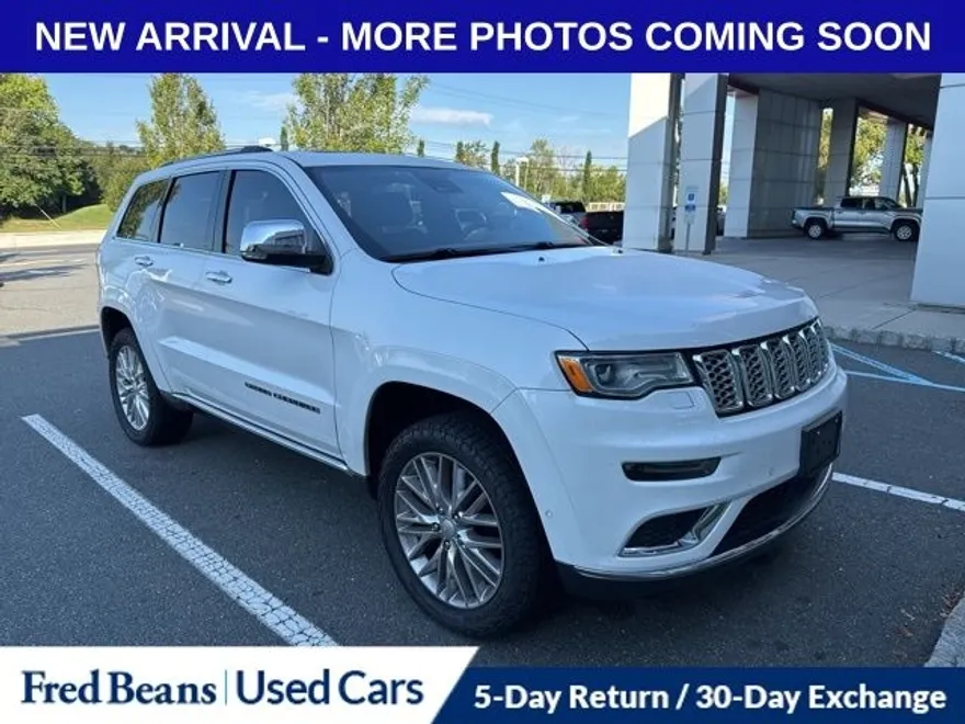 2017 Jeep Grand Cherokee Summit photo 1
