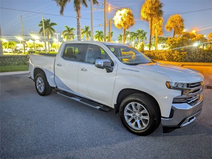 2021 Chevrolet Silverado 1500 LTZ photo 1