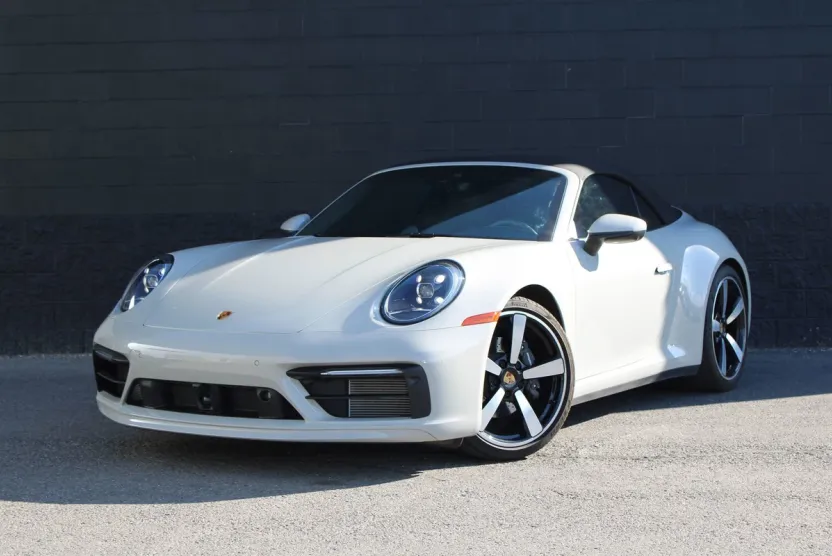 2024 Porsche 911 4 Cabriolet photo 1