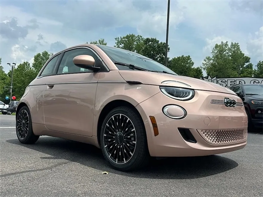 2025 Fiat 500e La Prima photo 1