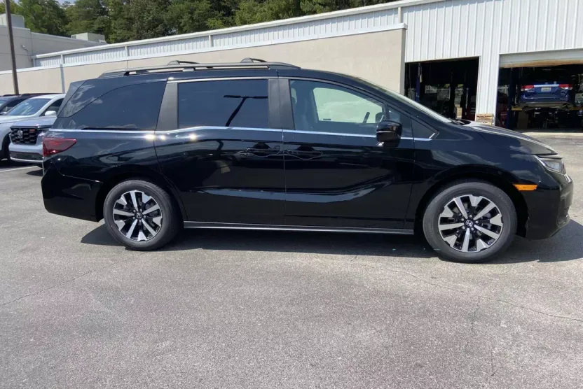 2026 Honda Odyssey EX-L photo 1