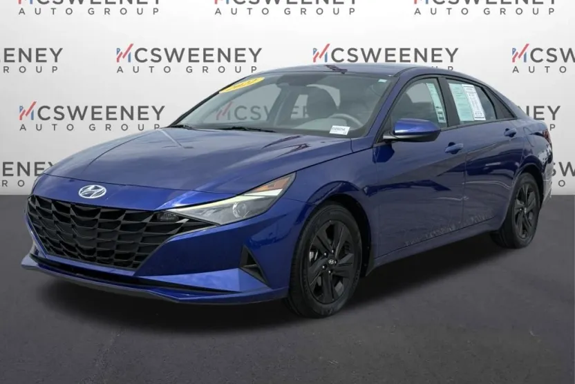 2022 Hyundai Elantra SEL photo 1