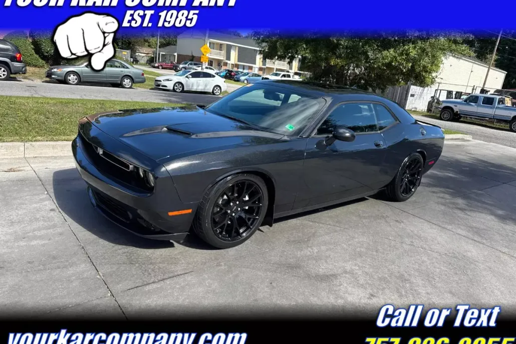 2015 Dodge Challenger R/T photo 1