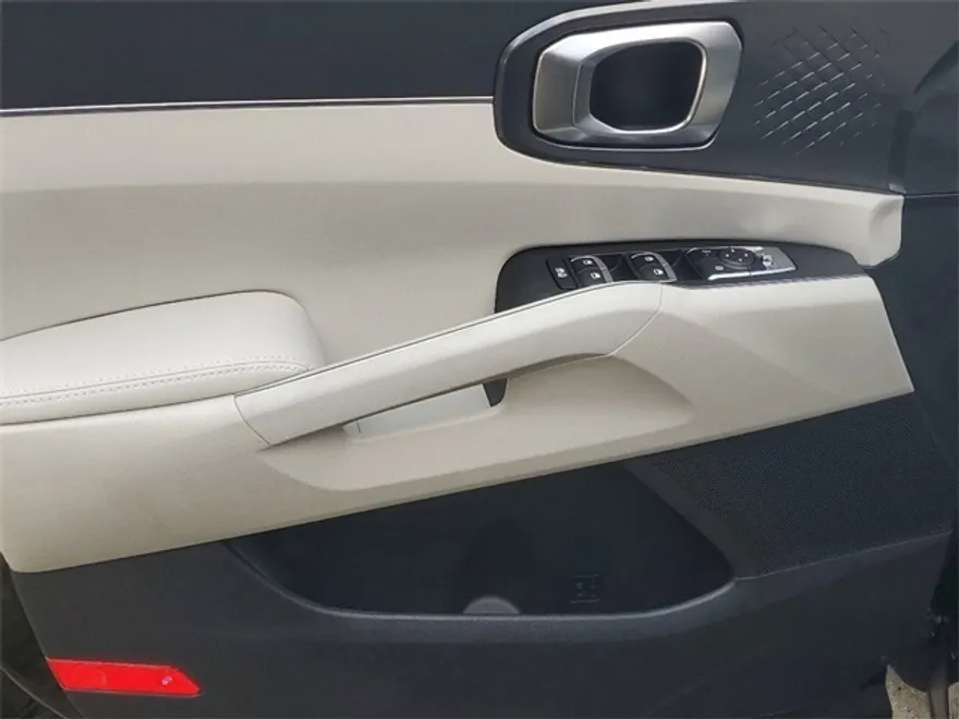 2025 Kia Sorento S photo 1
