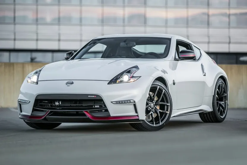 2019 Nissan 370Z Nismo photo 1