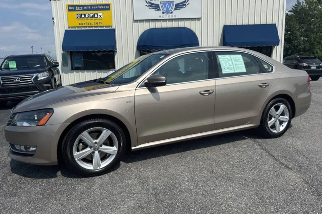 2015 Volkswagen Passat Limited photo 1
