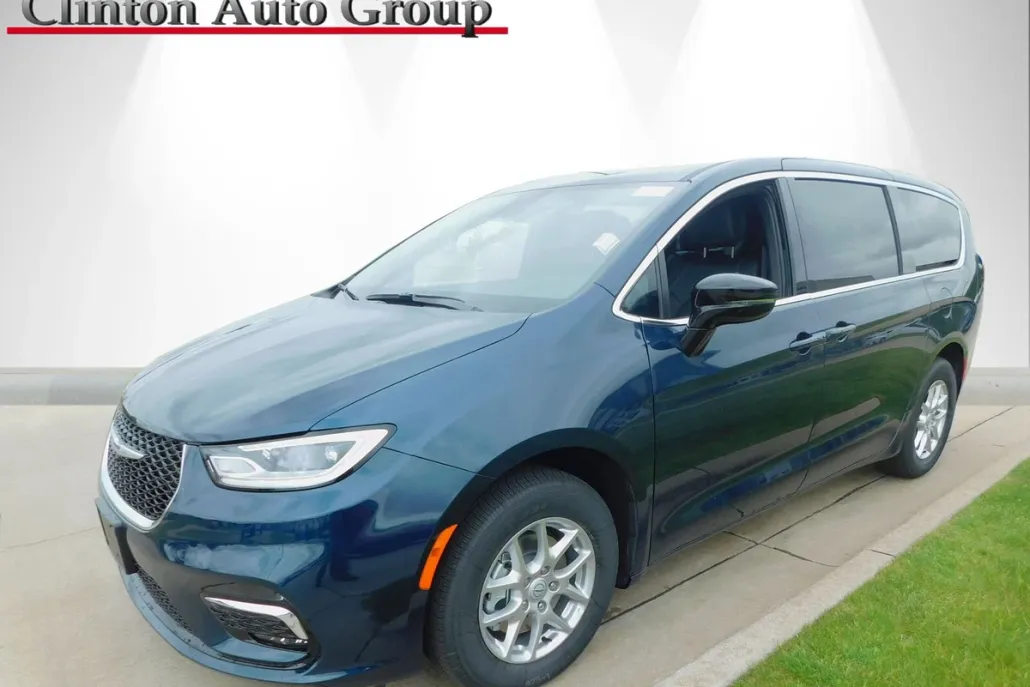 2025 Chrysler Pacifica photo 1