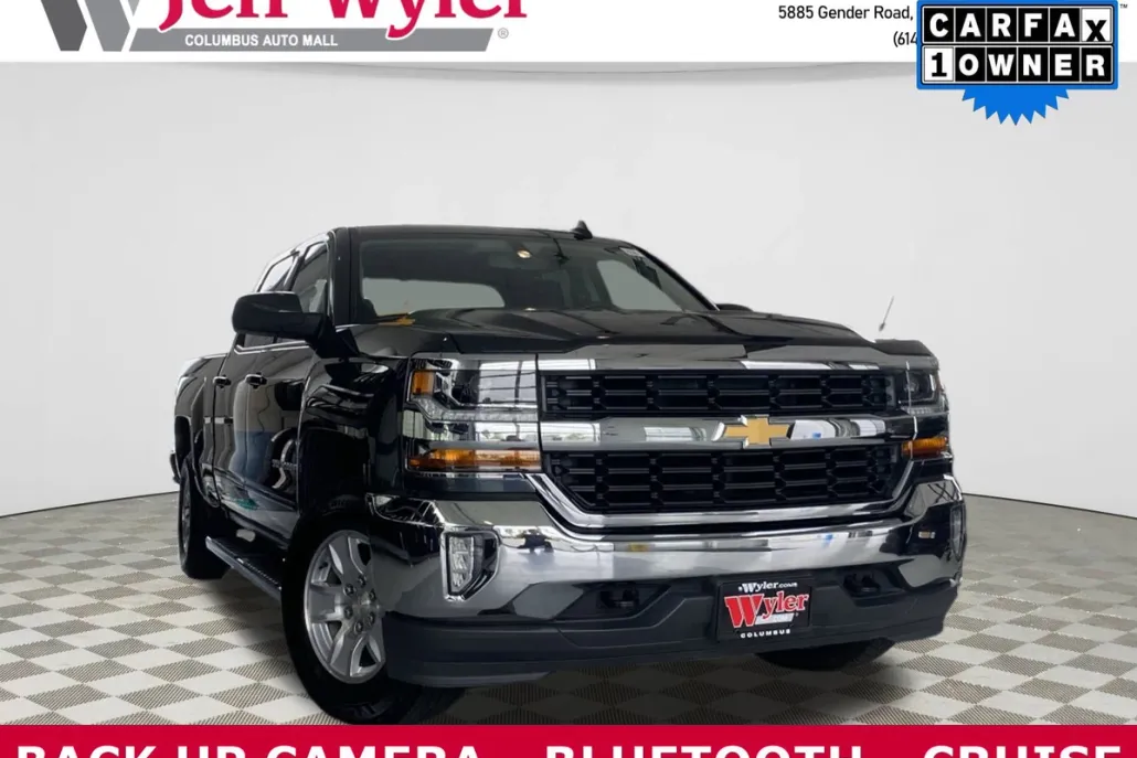2017 Chevrolet Silverado 1500 LT photo 1