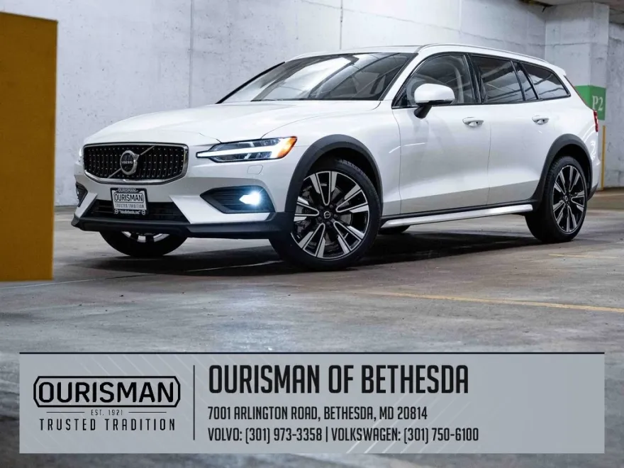 2026 Volvo V60 Cross Country B5 photo 1