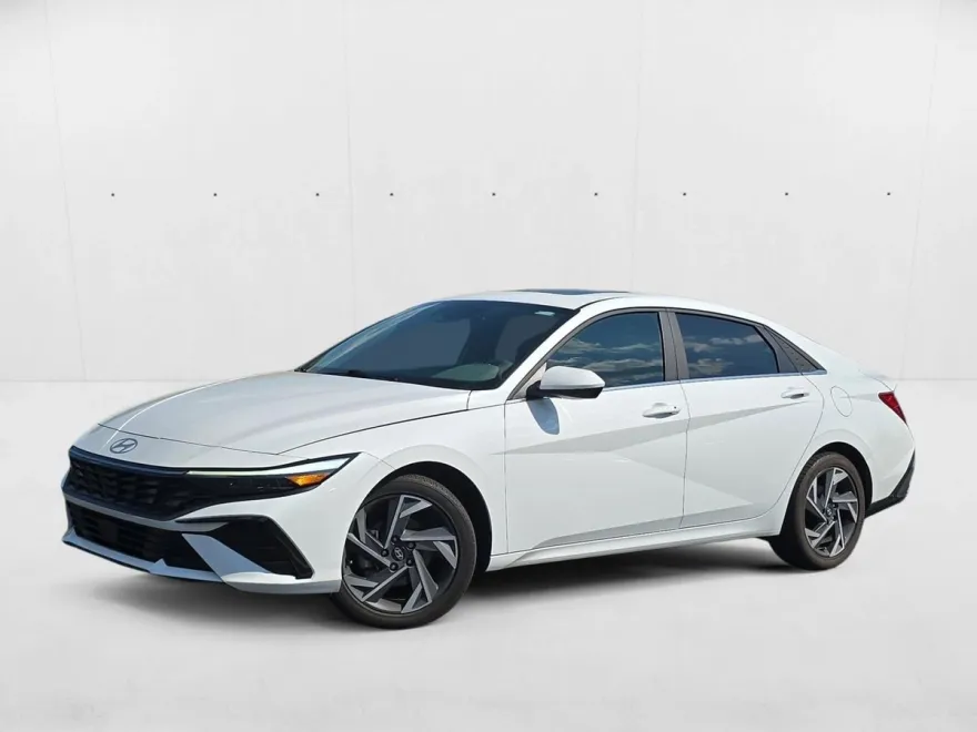 2024 Hyundai Elantra SEL Convenience photo 1