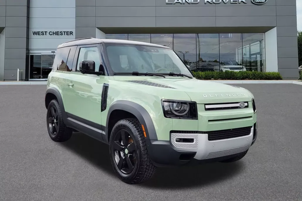 2023 Land Rover Defender photo 1