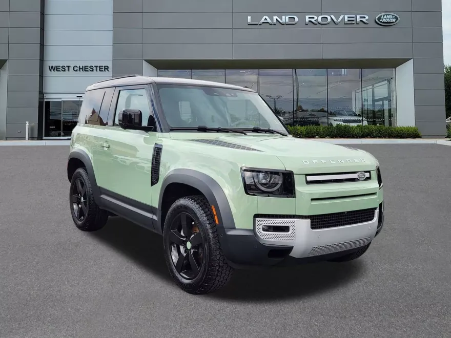 2023 Land Rover Defender photo 1