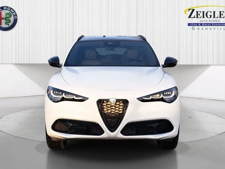 2025 Alfa Romeo Stelvio Tributo Italiano photo 1