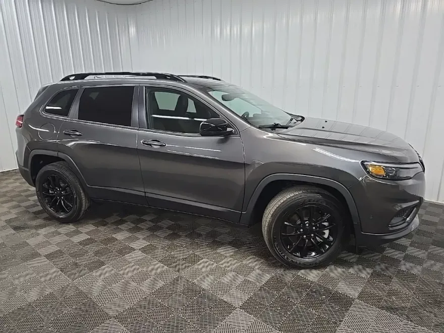 2023 Jeep Cherokee Altitude photo 1