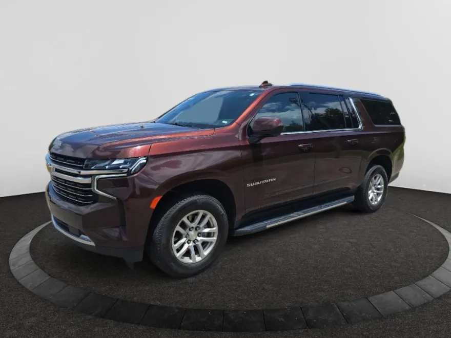 2023 Chevrolet Suburban LT photo 1