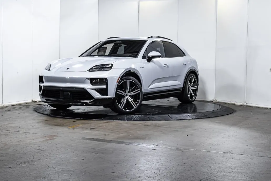 2025 Porsche Macan Turbo Electric photo 1