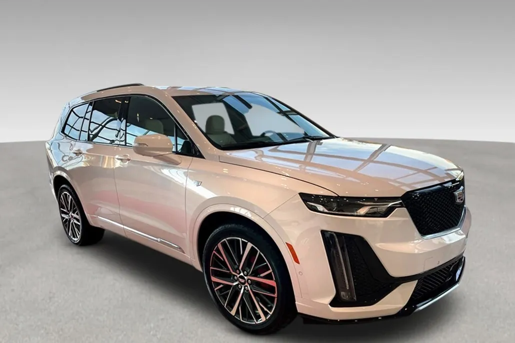 2024 Cadillac XT6 Sport photo 1
