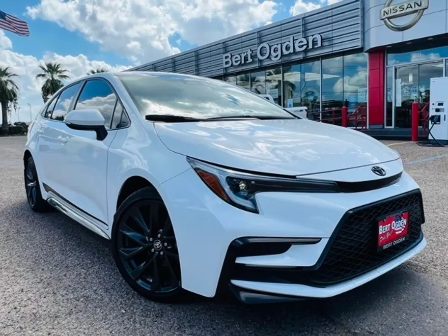 2024 Toyota Corolla SE photo 1