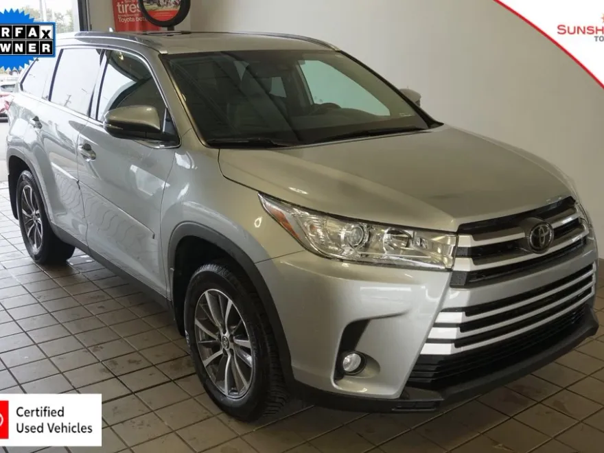 2019 Toyota Highlander XLE photo 1