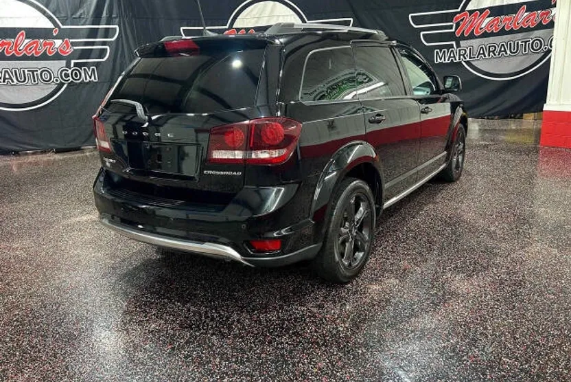 2019 Dodge Journey Crossroad photo 1
