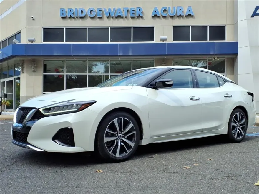 2023 Nissan Maxima SV photo 1