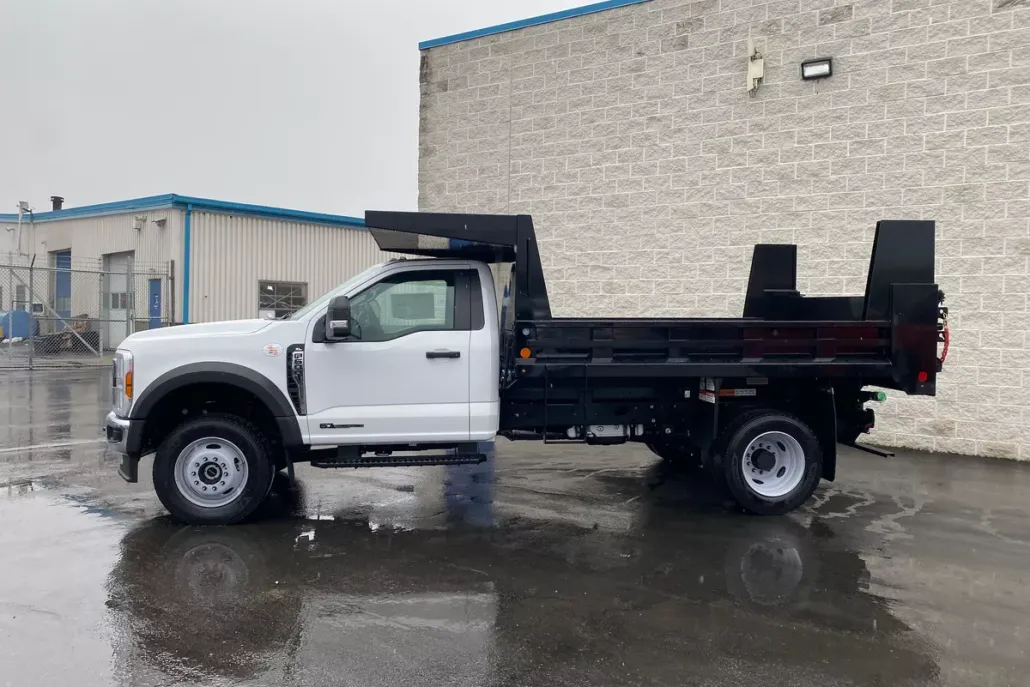 2024 Ford F-600 photo 1