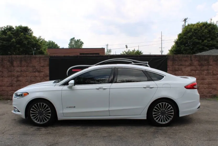 2017 Ford Fusion Titanium Hybrid photo 1