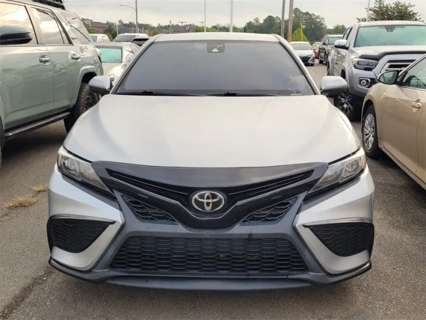 2021 Toyota Camry SE photo 1