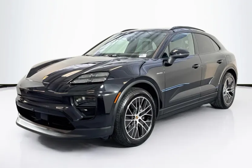 2025 Porsche Macan Electric photo 1