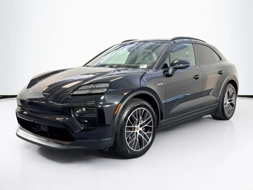 2025 Porsche Macan Electric photo 1