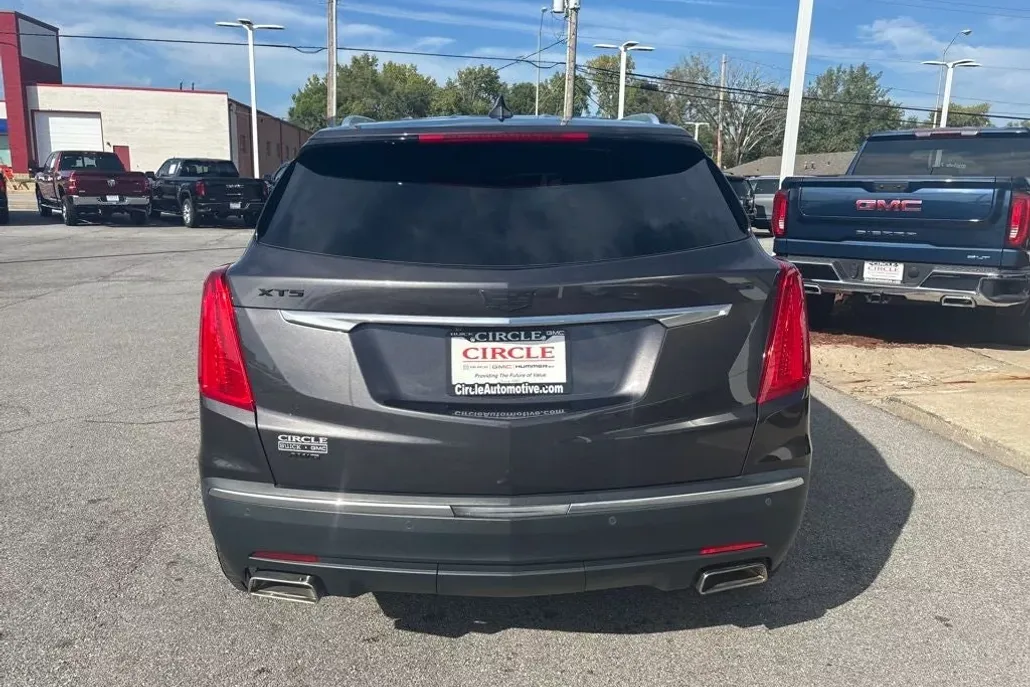 2018 Cadillac XT5 Luxury photo 1