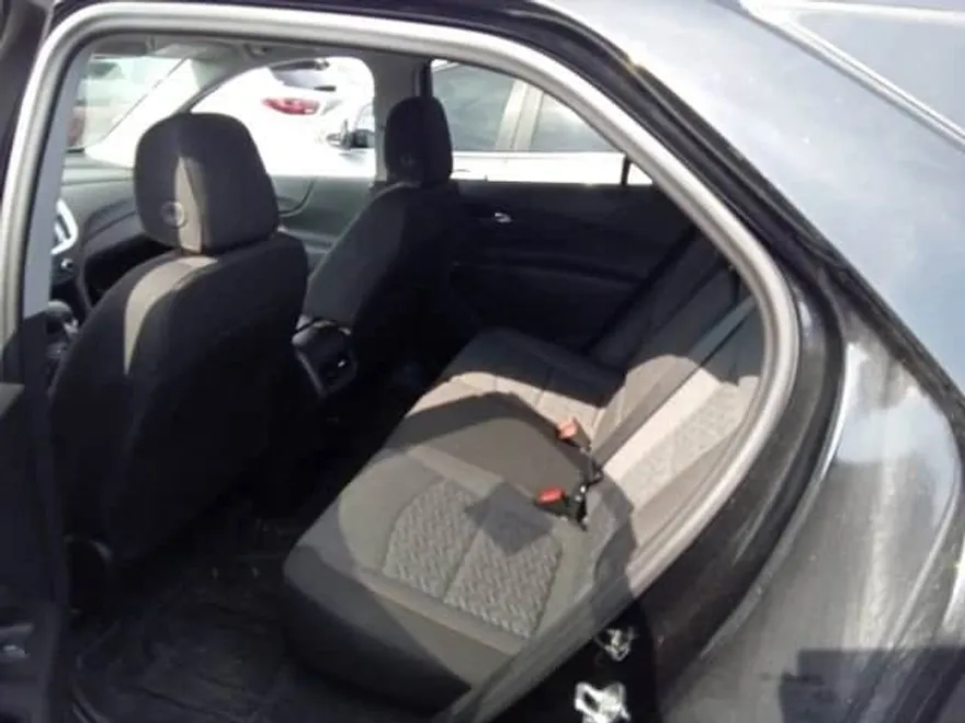 2024 Chevrolet Equinox LT photo 1