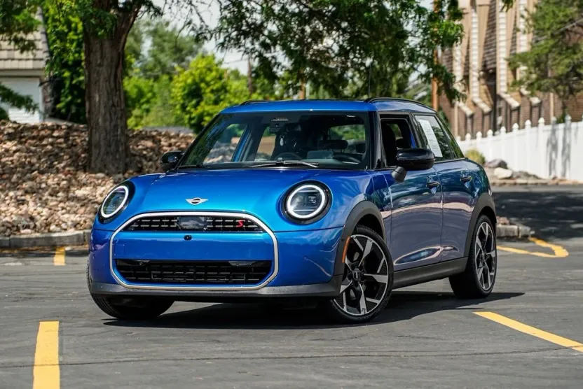 2025 Mini Cooper 4 Door Hardtop S photo 1