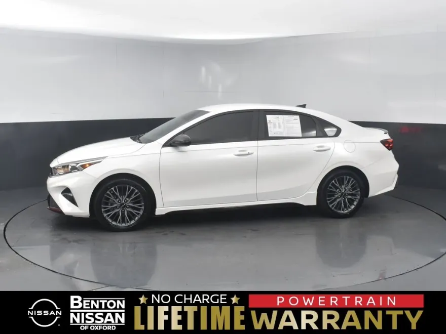 2023 Kia Forte GT-Line photo 1