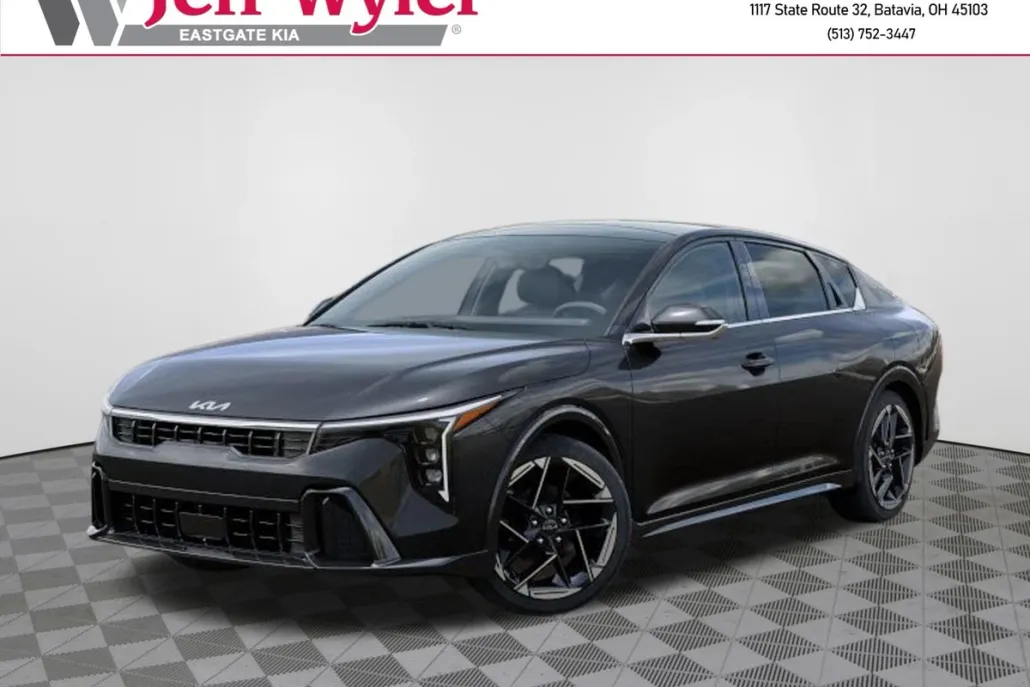 2025 Kia K4 GT-Line photo 1