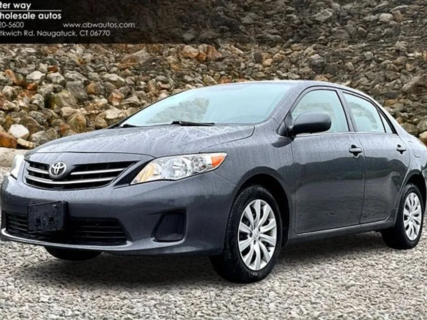 2013 Toyota Corolla L photo 1