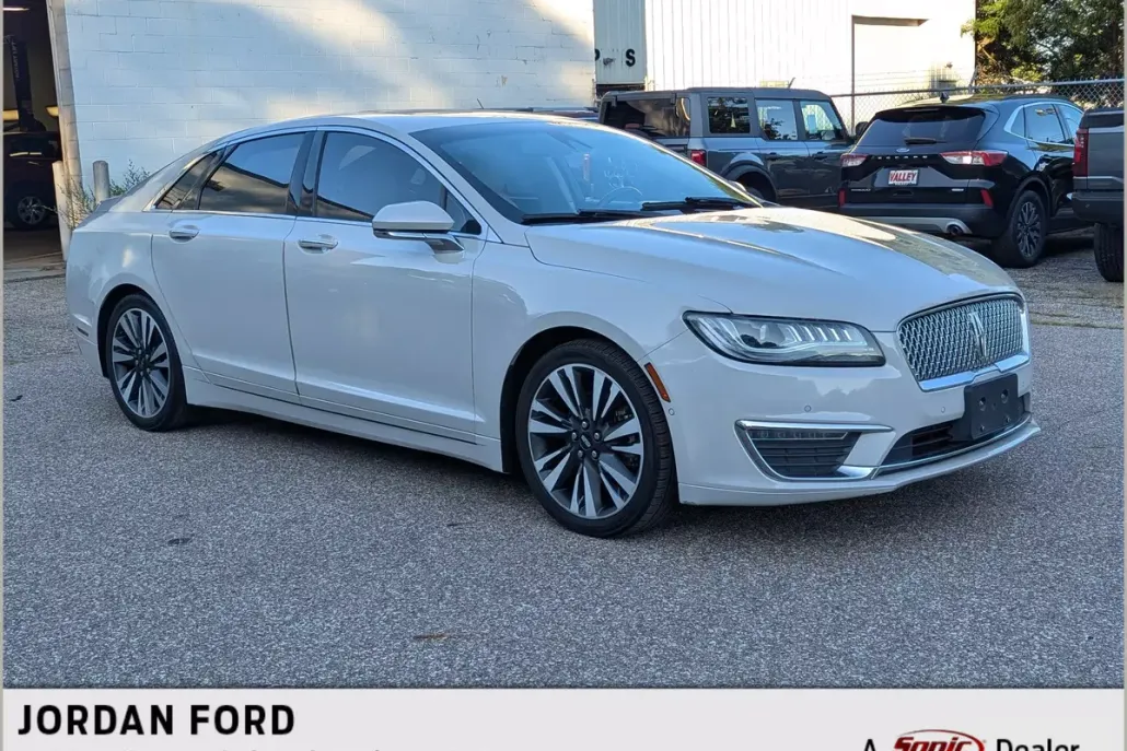 2019 Lincoln MKZ Reserve photo 1