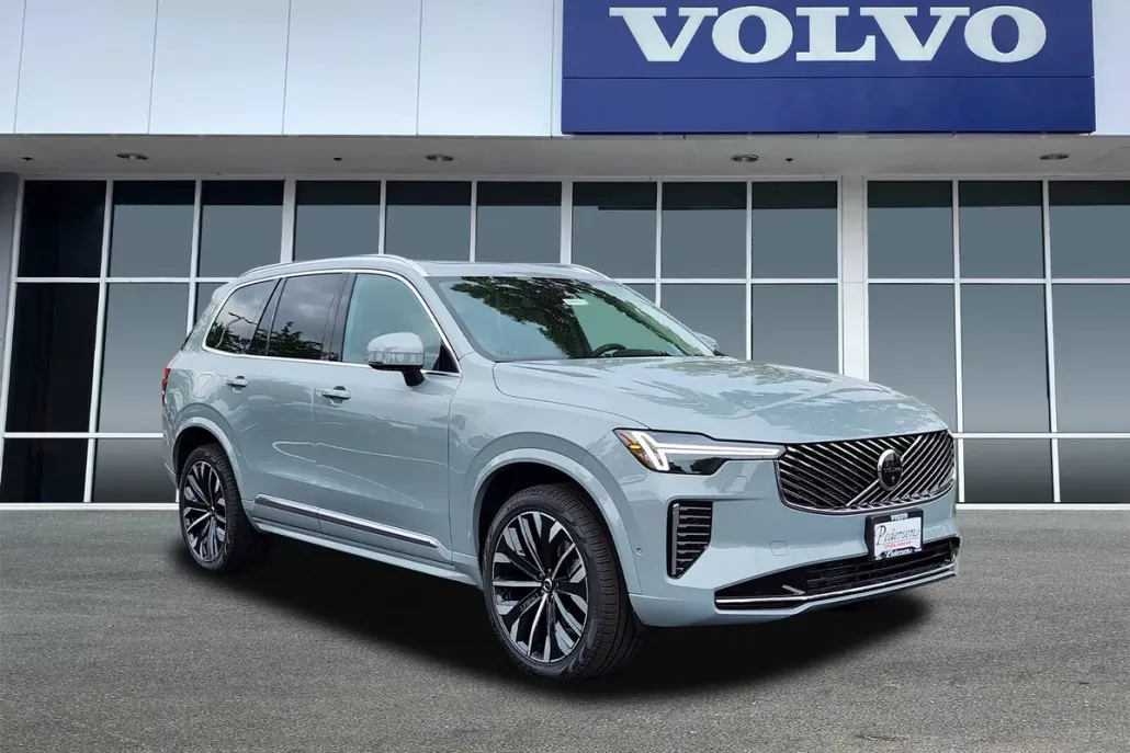 2026 Volvo XC90 Plus photo 1