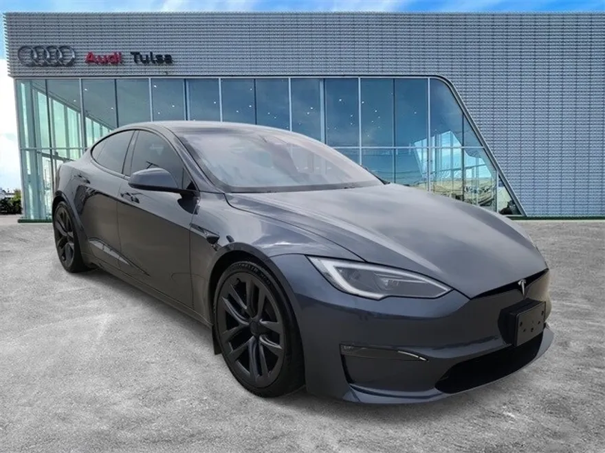 2022 Tesla Model S Plaid photo 1