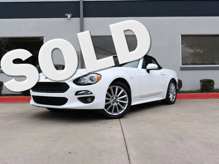 2018 Fiat 124 Spider Lusso photo 1
