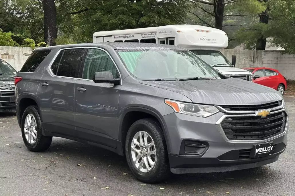 2019 Chevrolet Traverse LS photo 1
