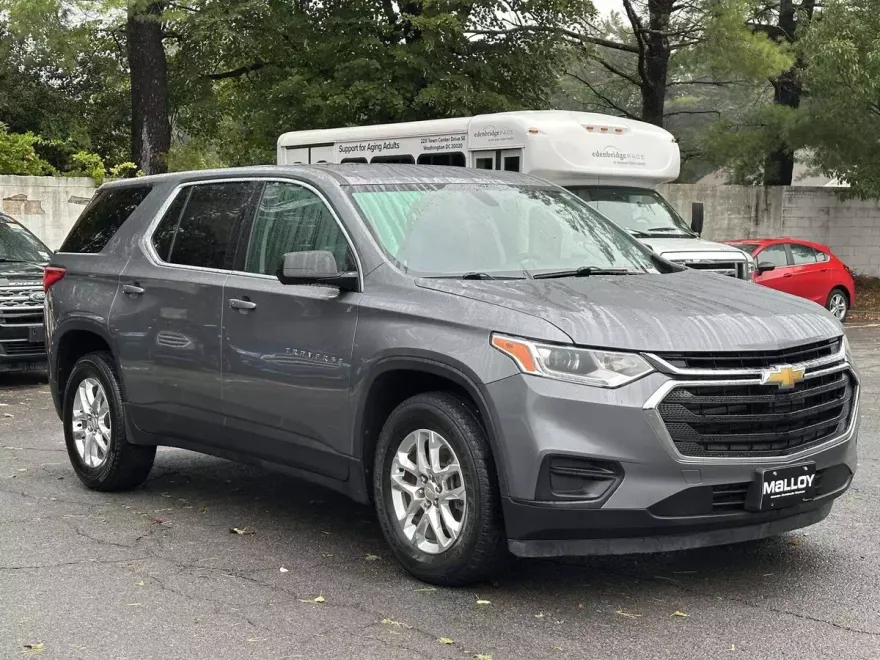 2019 Chevrolet Traverse LS photo 1