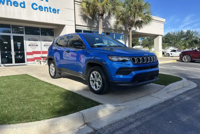 2025 Jeep Compass Sport photo 1