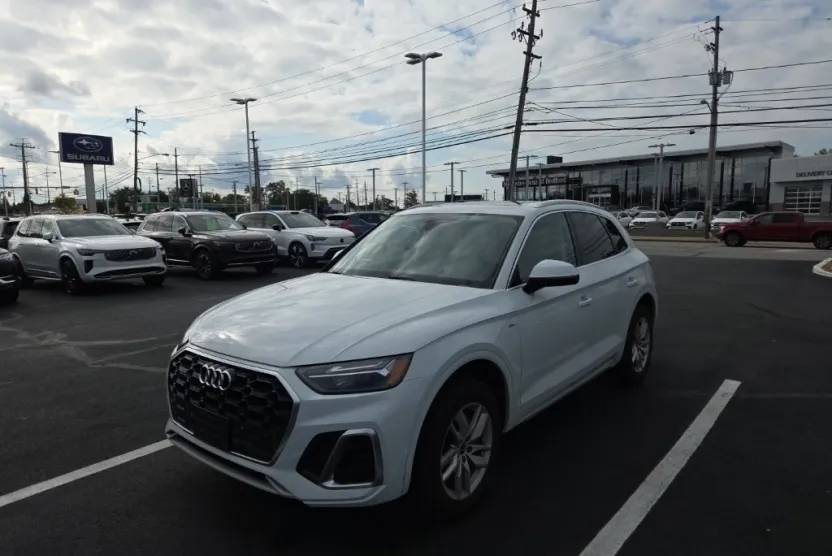 2023 Audi Q5 45 S line Premium photo 1